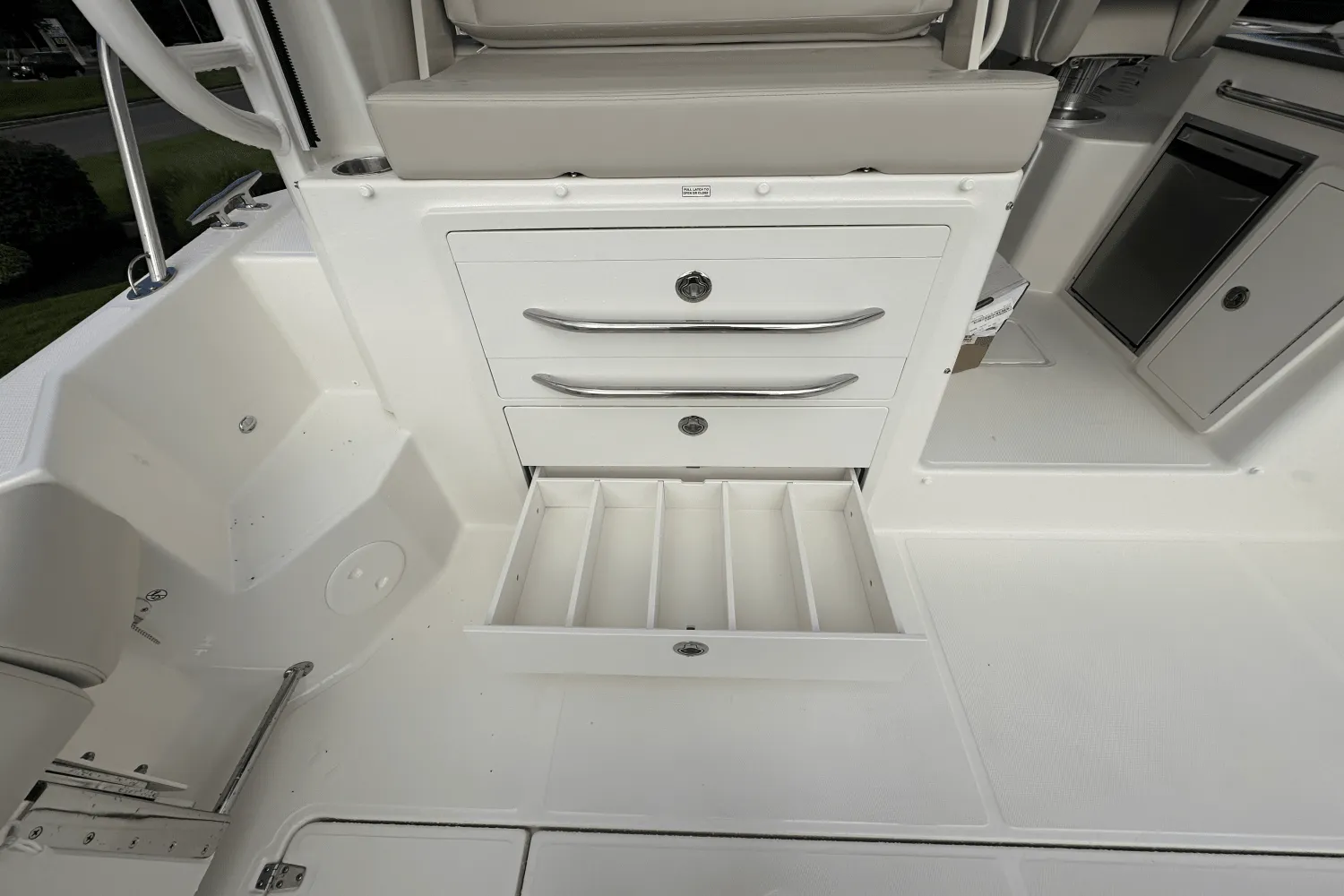 2026 Boston Whaler 325 Conquest Image Thumbnail #14
