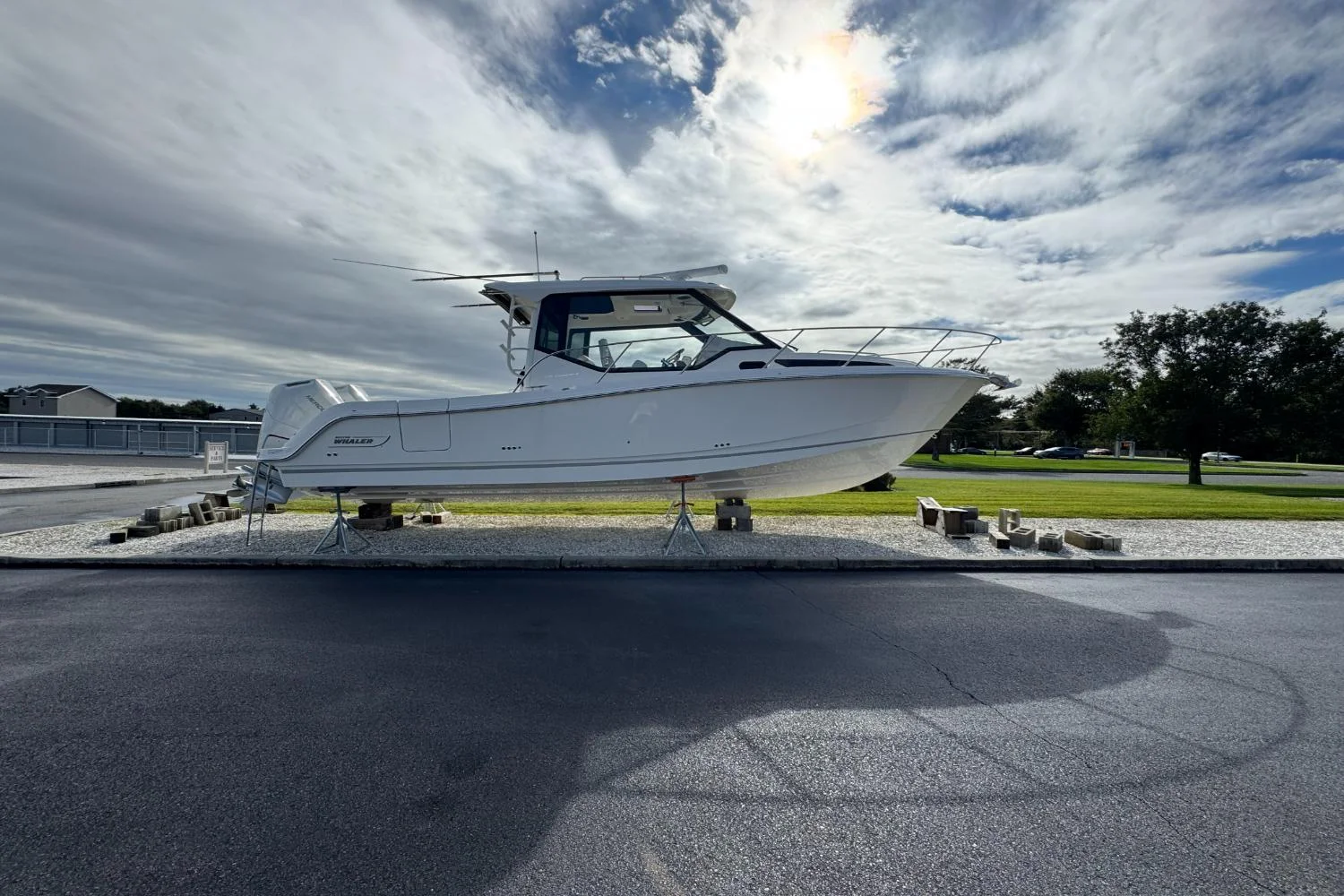 2026 Boston Whaler 325 Conquest Image Thumbnail #5