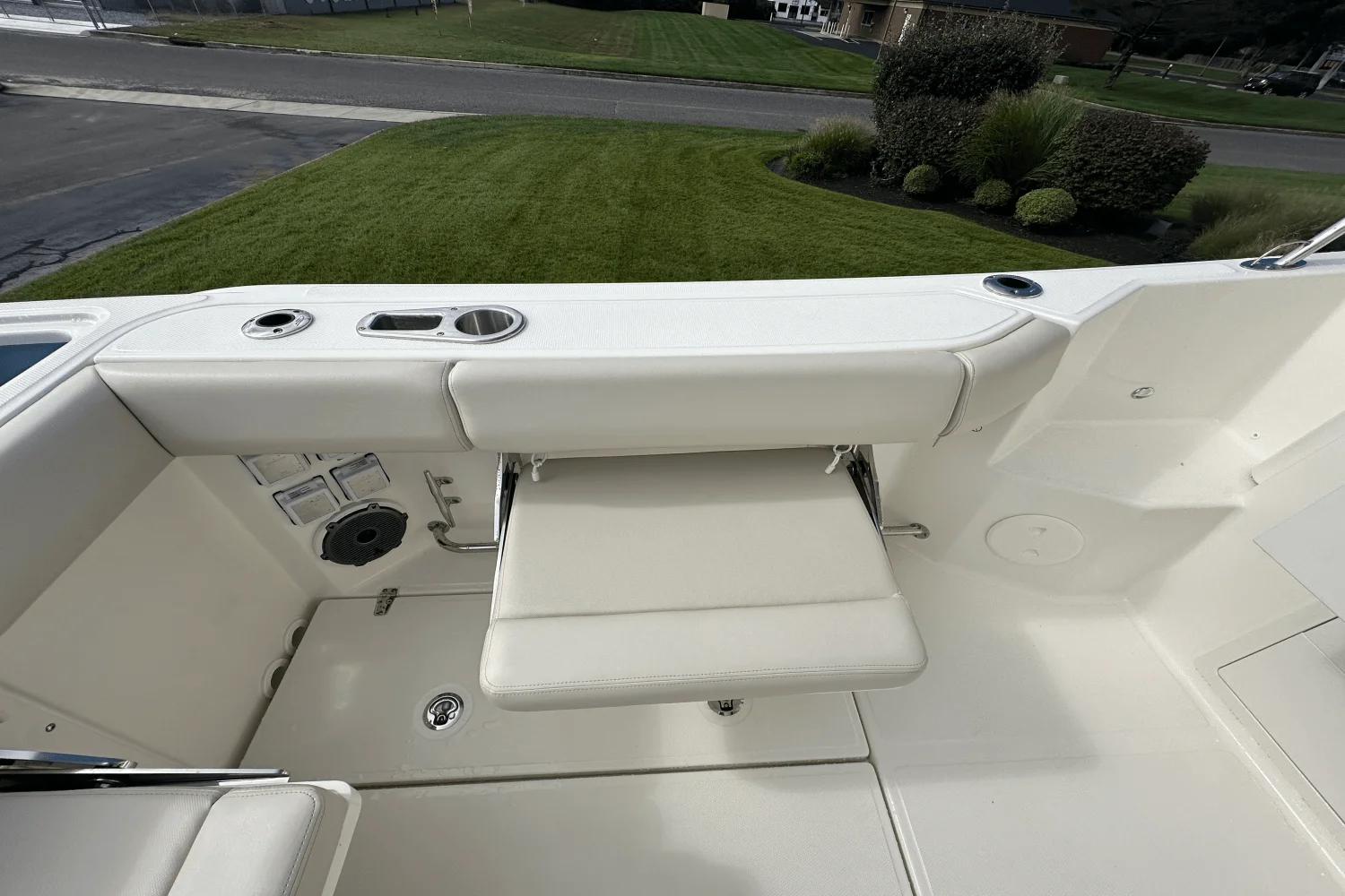 2026 Boston Whaler 325 Conquest Image Thumbnail #14