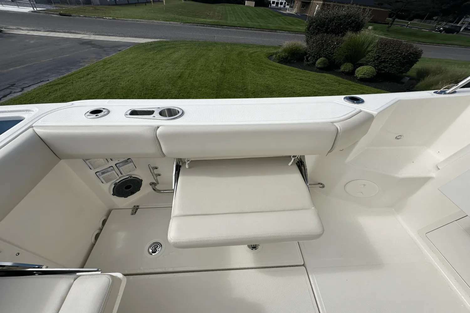 2026 Boston Whaler 325 Conquest Image Thumbnail #8