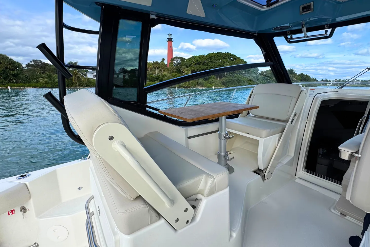 2026 Boston Whaler 325 Conquest Image Thumbnail #24