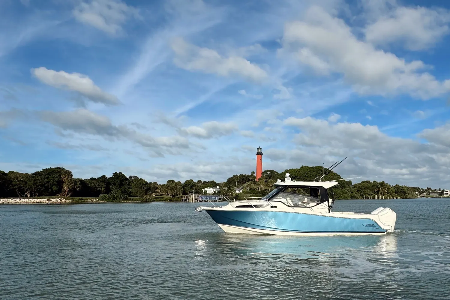 2026 Boston Whaler 325 Conquest Image Thumbnail #2