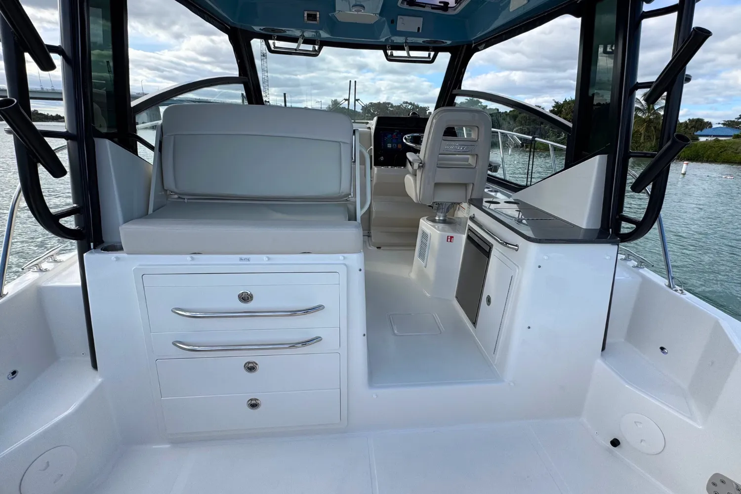 2026 Boston Whaler 325 Conquest Image Thumbnail #13