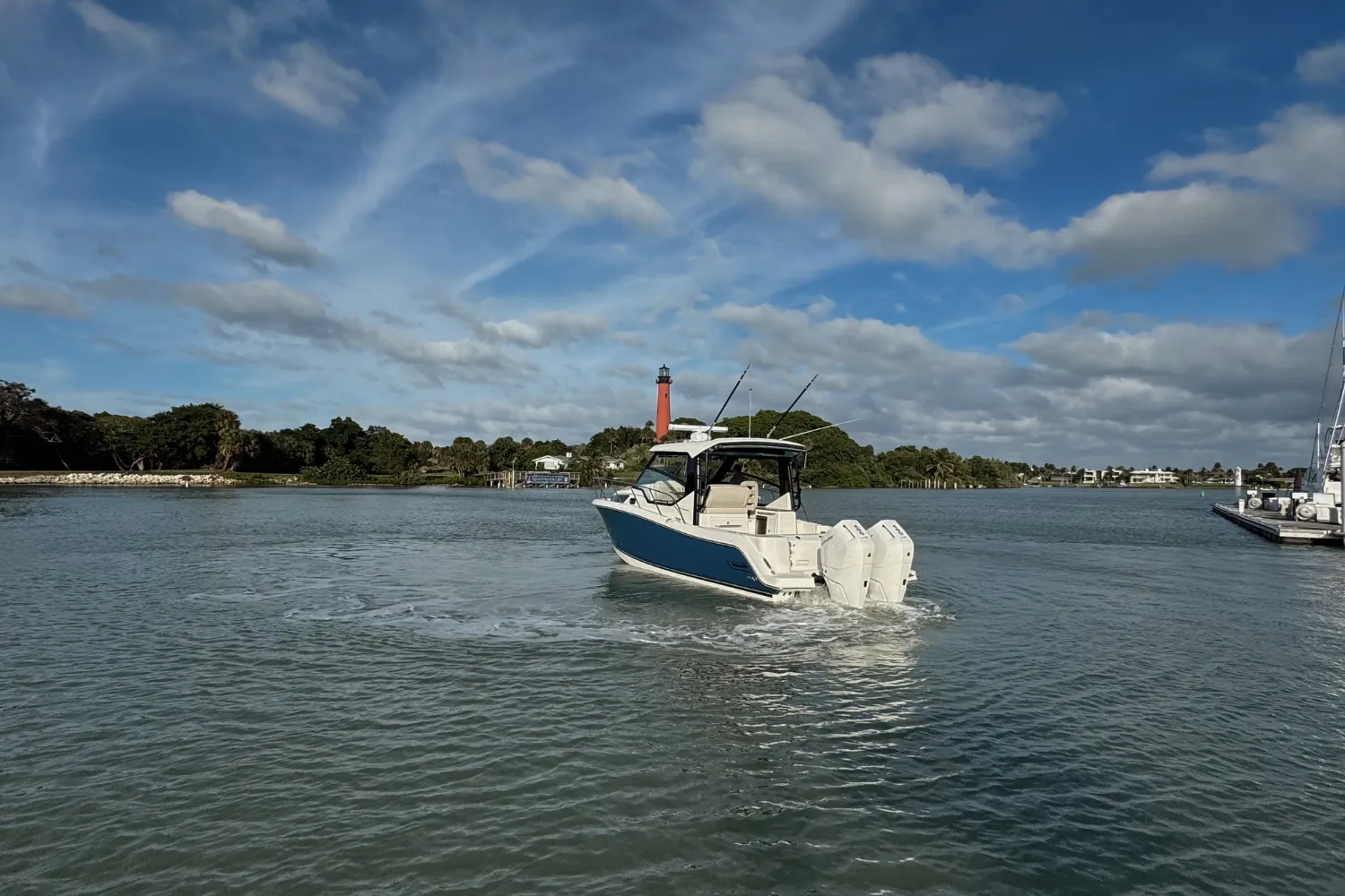 2026 Boston Whaler 325 Conquest Image Thumbnail #6