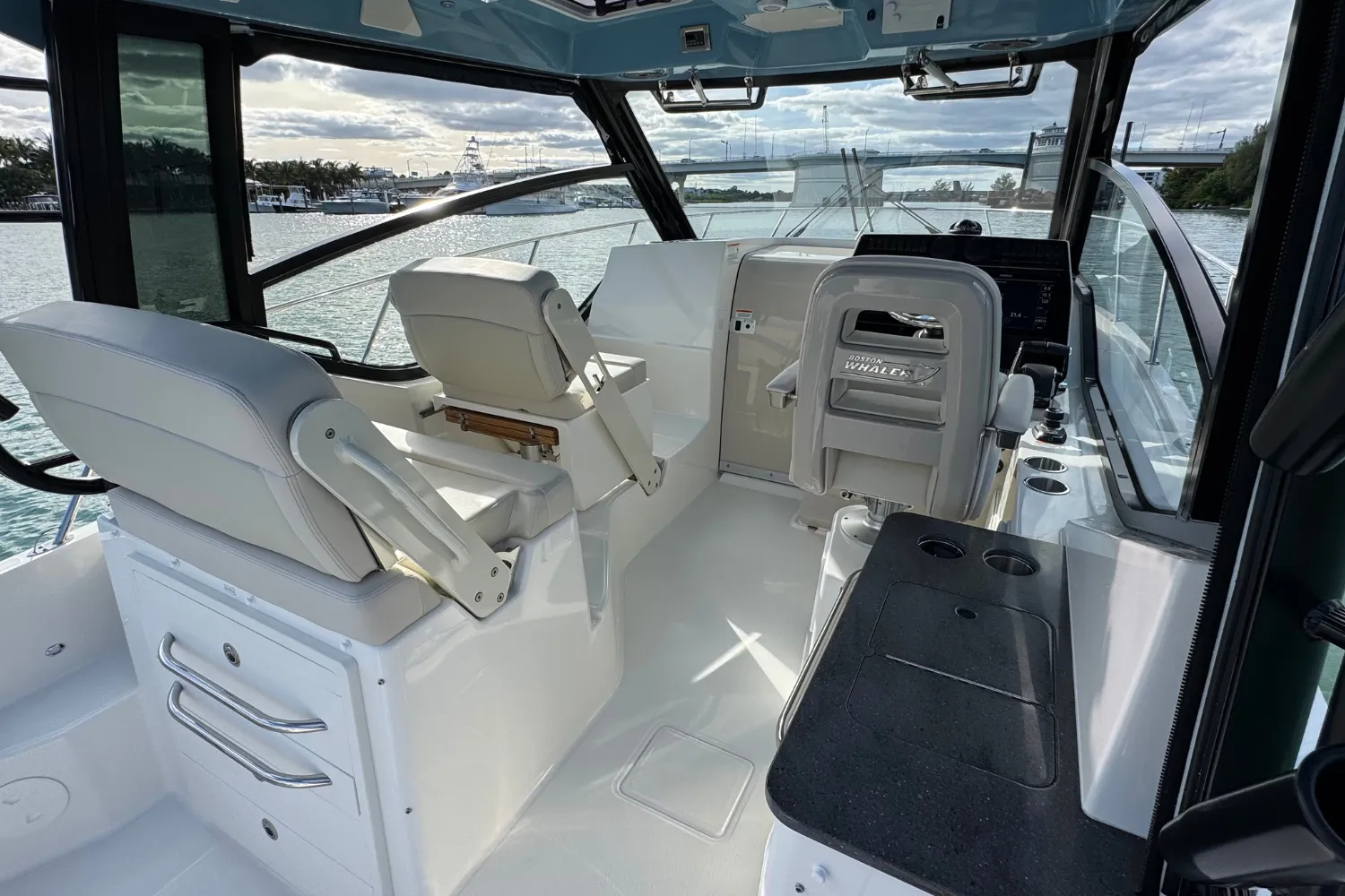 2026 Boston Whaler 325 Conquest Image Thumbnail #27