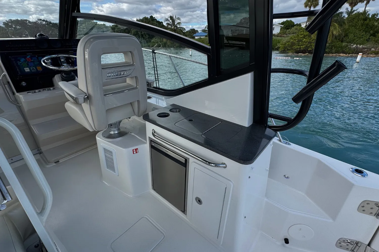 2026 Boston Whaler 325 Conquest Image Thumbnail #21