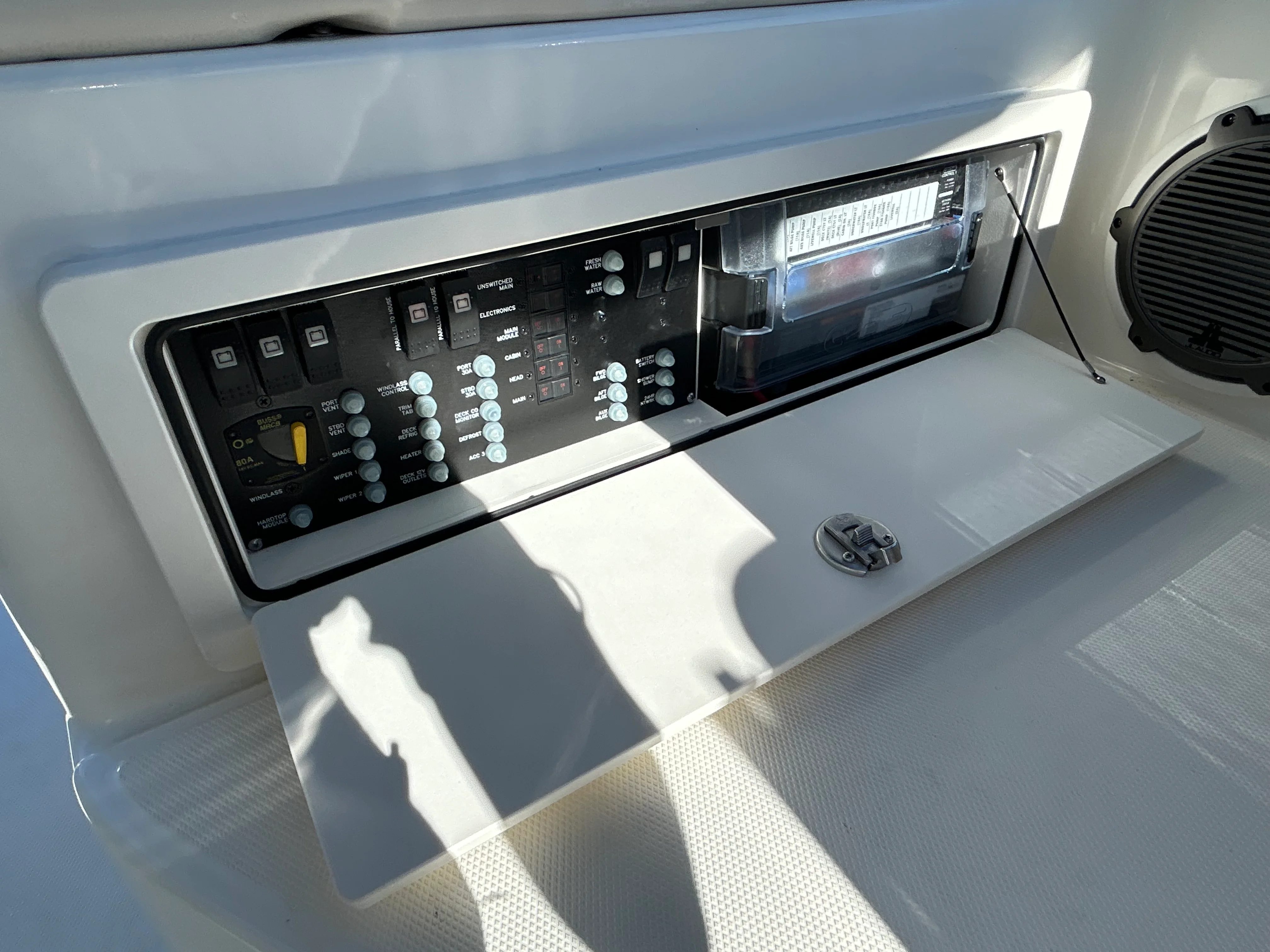 2026 Boston Whaler 325 Conquest Image Thumbnail #13