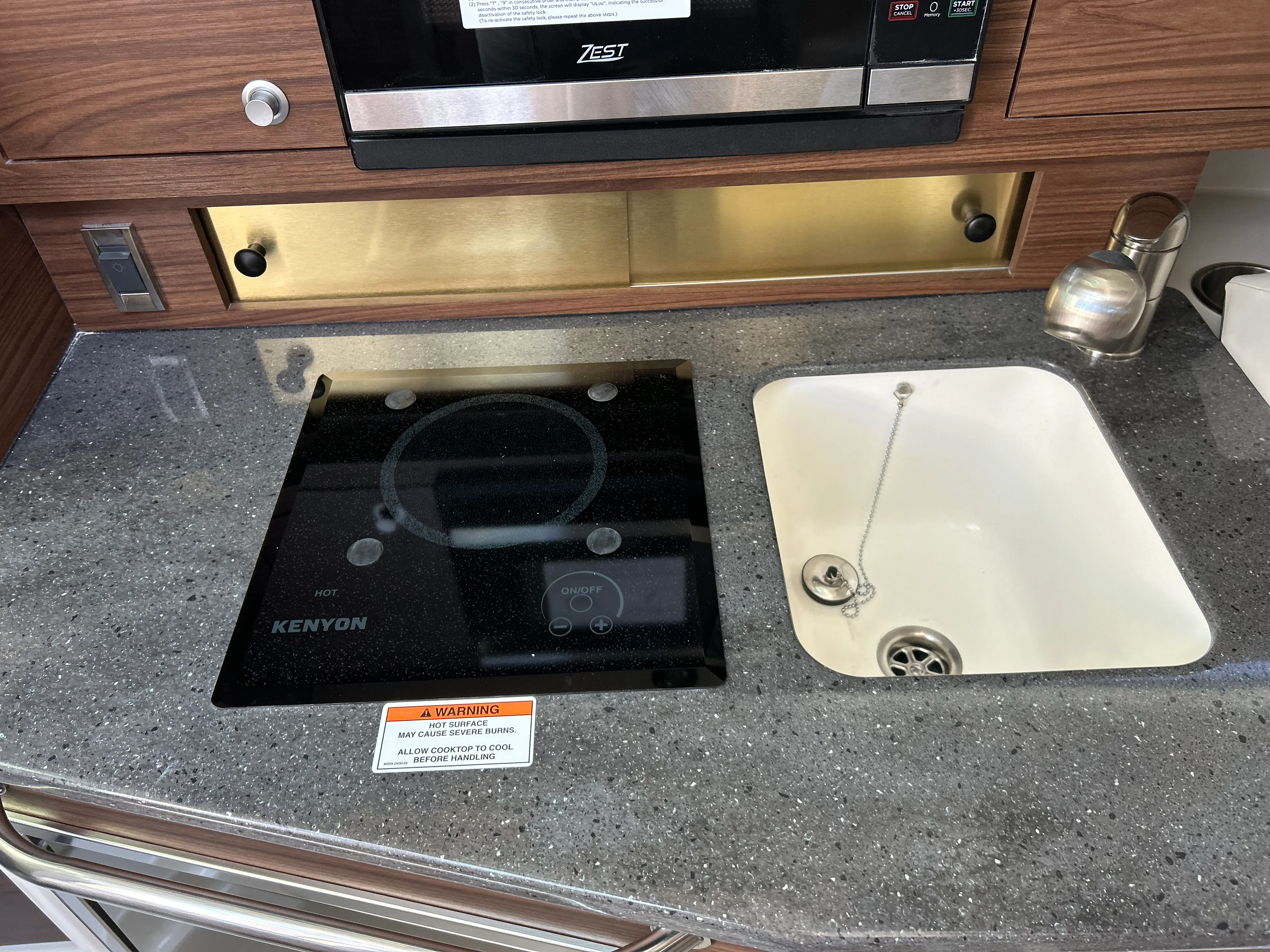 2026 Boston Whaler 325 Conquest Image Thumbnail #31