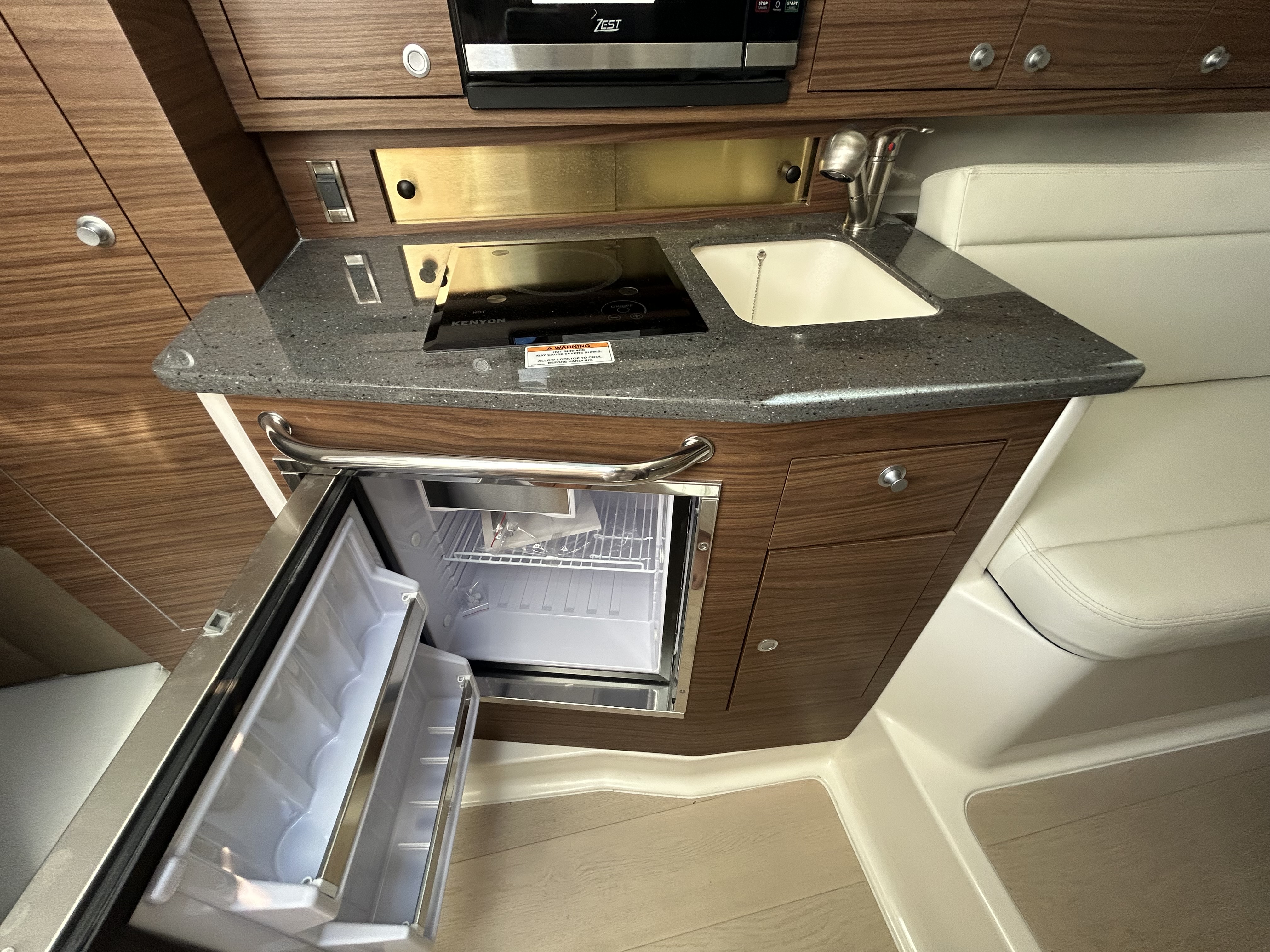 2026 Boston Whaler 325 Conquest Image Thumbnail #28