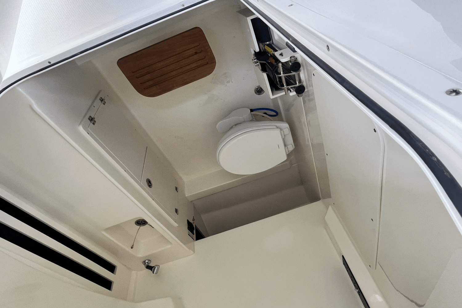 2025 Boston Whaler 330 Outrage Image Thumbnail #10