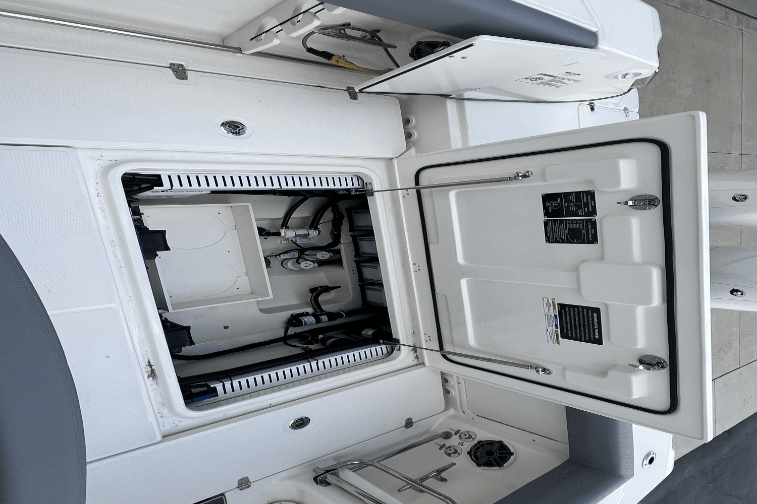 2025 Boston Whaler 330 Outrage Image Thumbnail #13