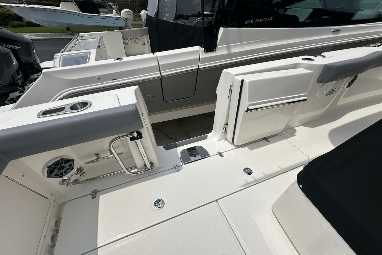 2025 Boston Whaler 330 Outrage Image Thumbnail #8