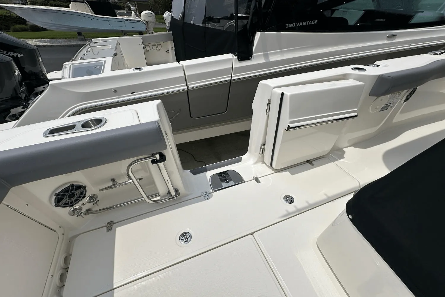 2025 Boston Whaler 330 Outrage Image Thumbnail #8