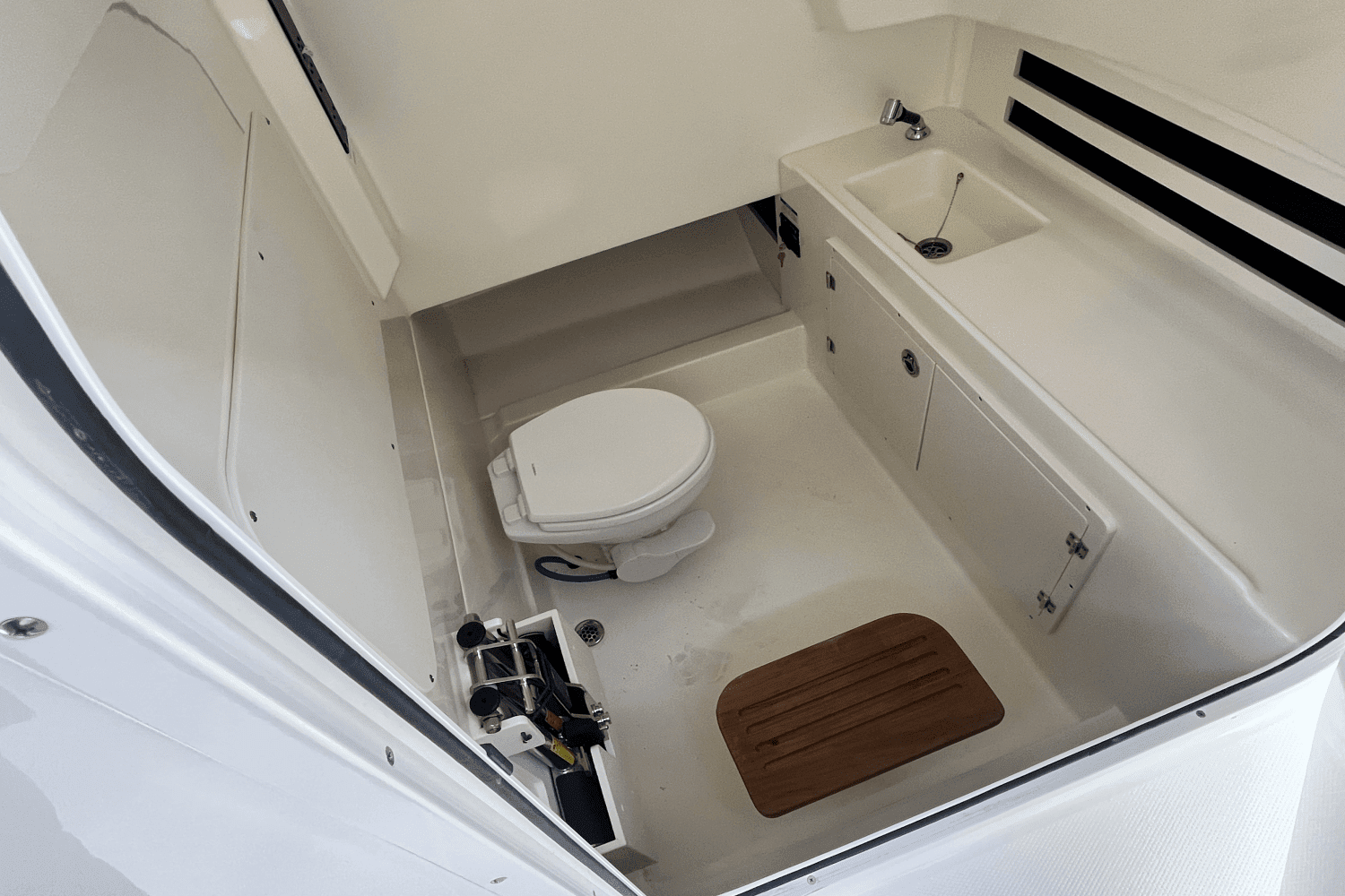 2025 Boston Whaler 330 Outrage Image Thumbnail #16