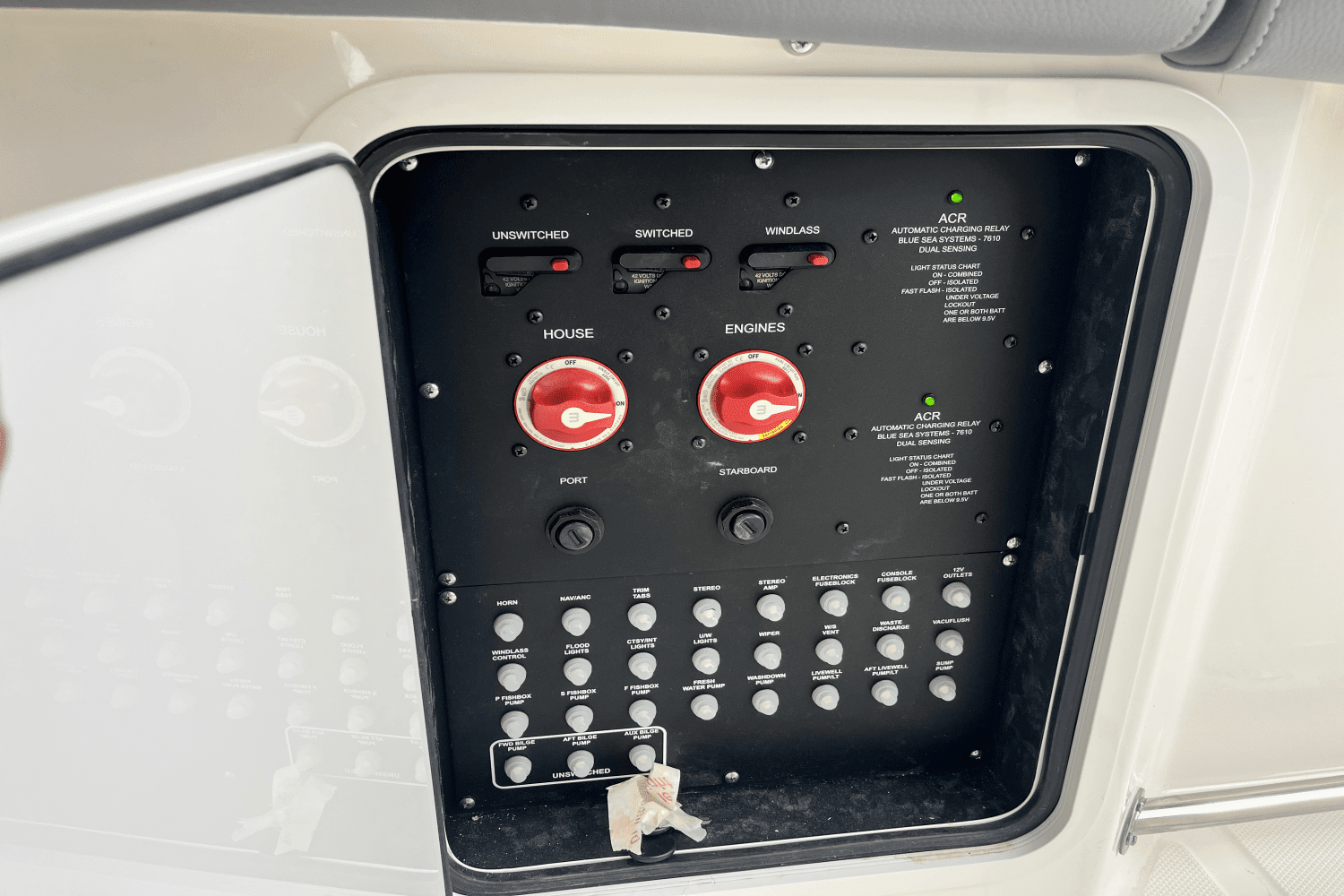 2025 Boston Whaler 330 Outrage Image Thumbnail #9