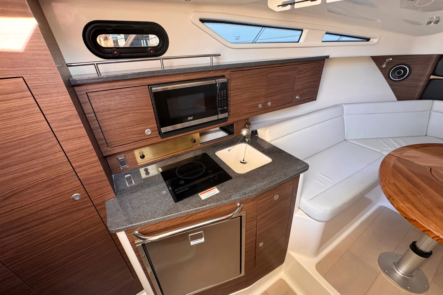 2026 Boston Whaler 325 Conquest Image Thumbnail #29