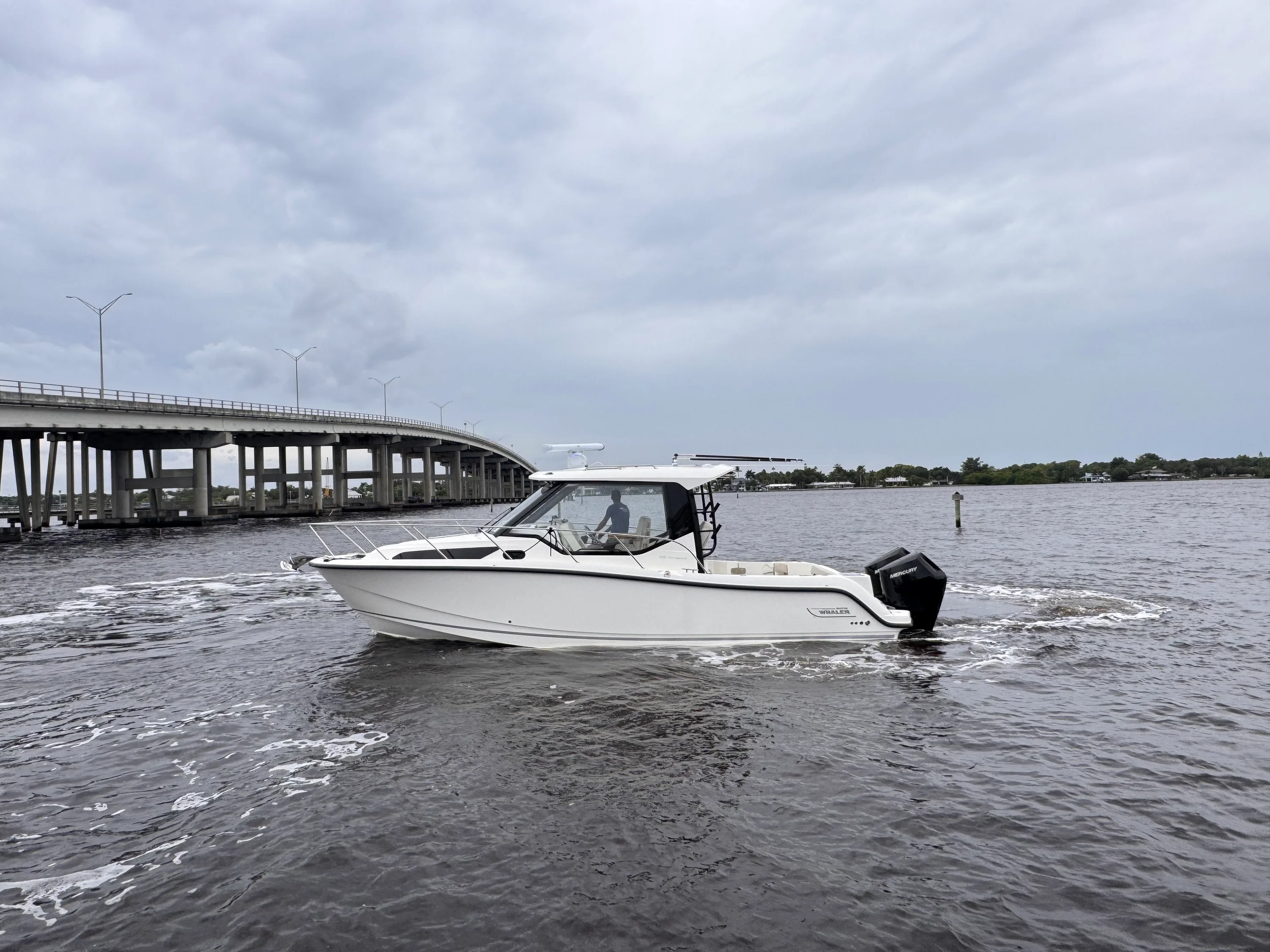2026 Boston Whaler 325 Conquest Image Thumbnail #4