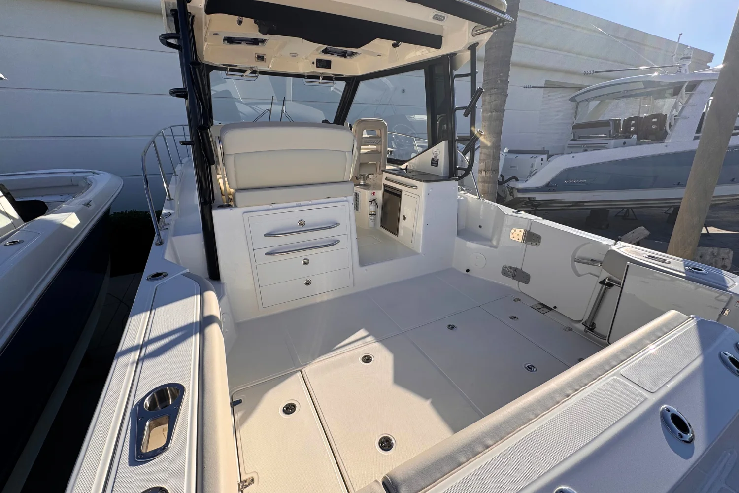 2026 Boston Whaler 325 Conquest Image Thumbnail #9