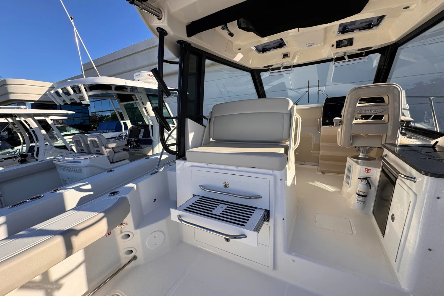 2026 Boston Whaler 325 Conquest Image Thumbnail #17
