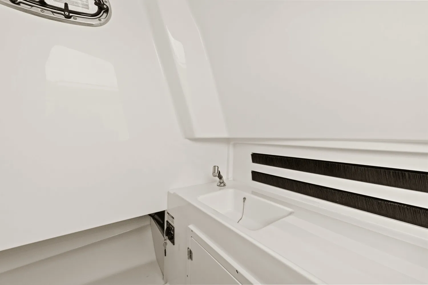 2025 Boston Whaler 330 Outrage Image Thumbnail #28