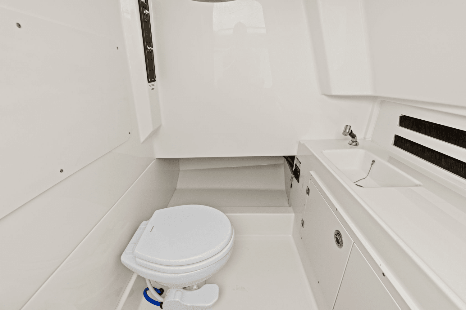 2025 Boston Whaler 330 Outrage Image Thumbnail #25