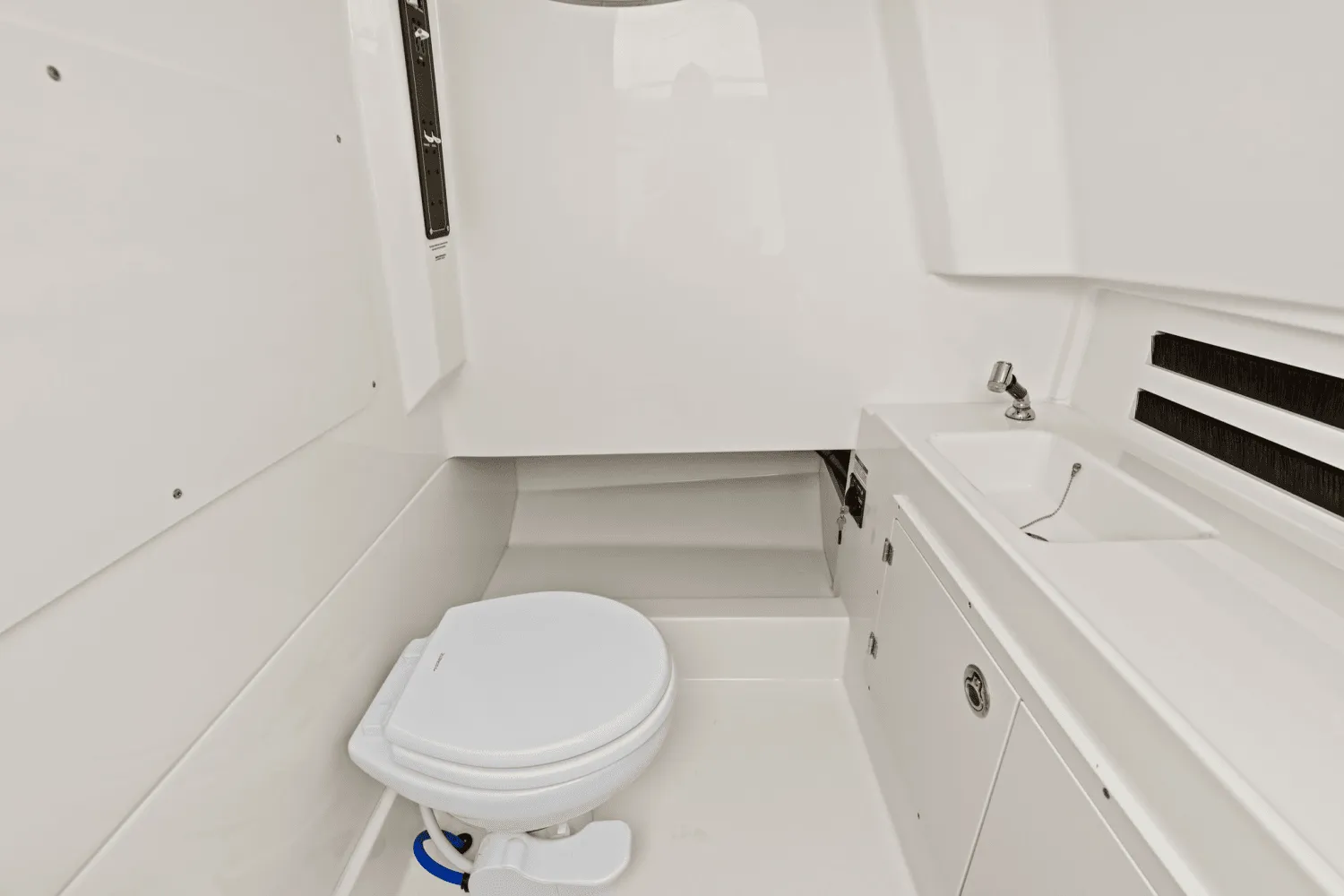 2025 Boston Whaler 330 Outrage Image Thumbnail #25