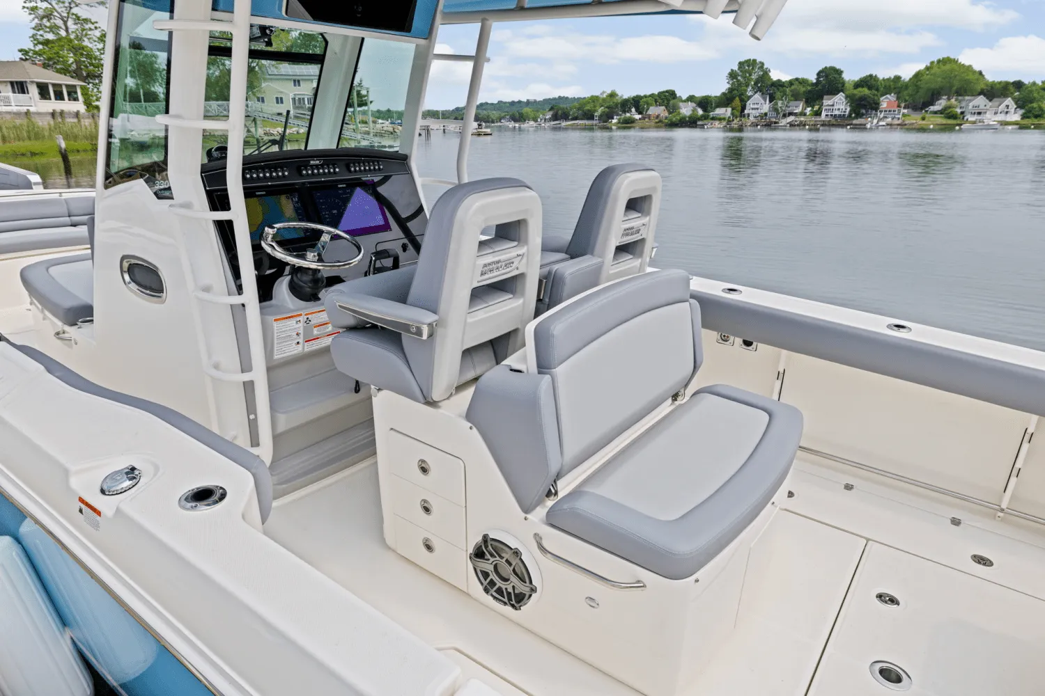 2025 Boston Whaler 330 Outrage Image Thumbnail #11