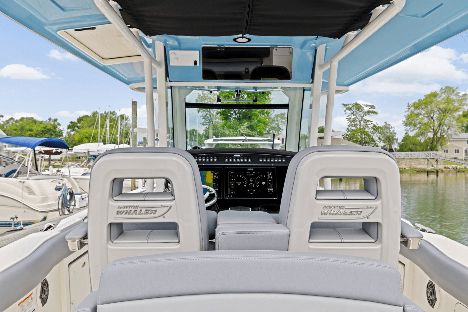 2025 Boston Whaler 330 Outrage Image Thumbnail #14