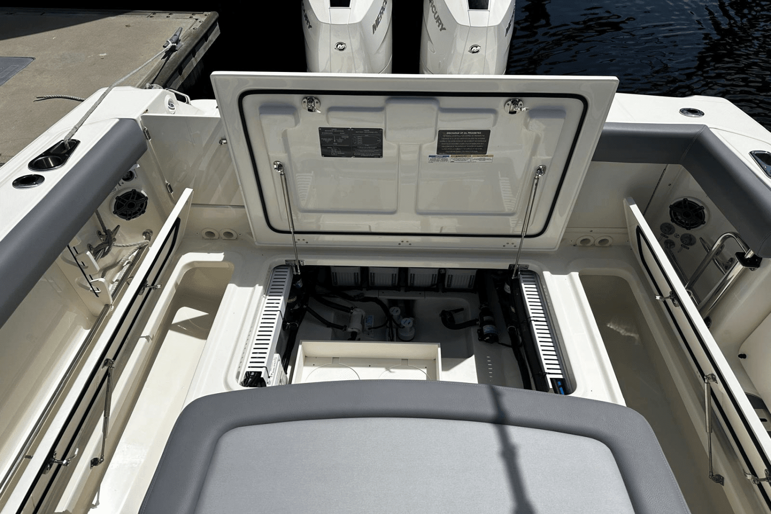 2025 Boston Whaler 330 Outrage Image Thumbnail #31
