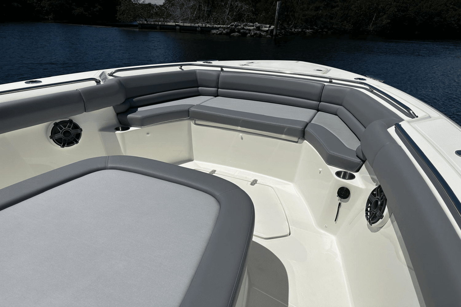 2025 Boston Whaler 330 Outrage Image Thumbnail #12