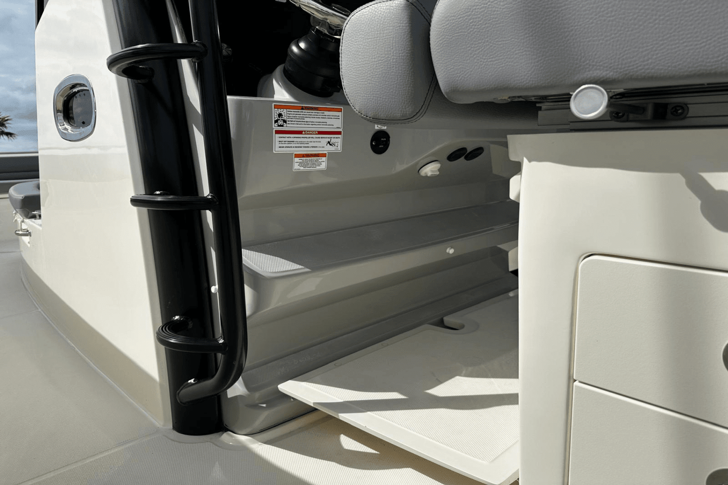 2025 Boston Whaler 330 Outrage Image Thumbnail #25