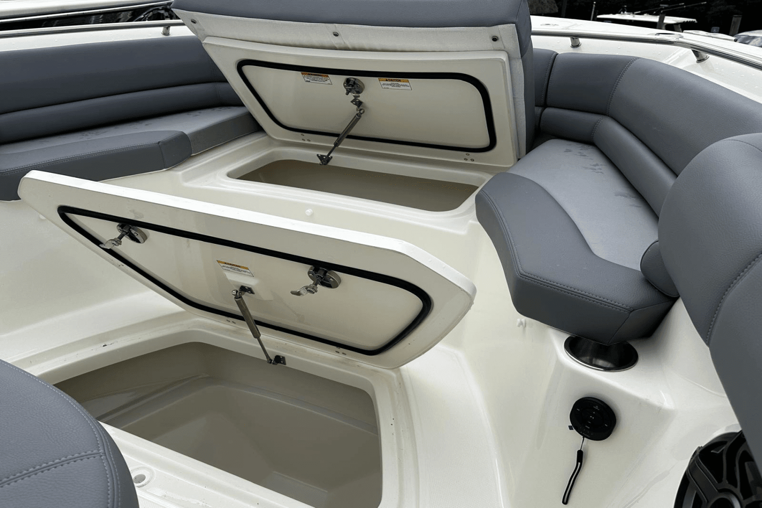 2025 Boston Whaler 330 Outrage Image Thumbnail #13