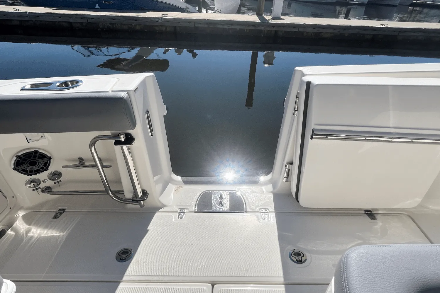 2025 Boston Whaler 330 Outrage Image Thumbnail #10