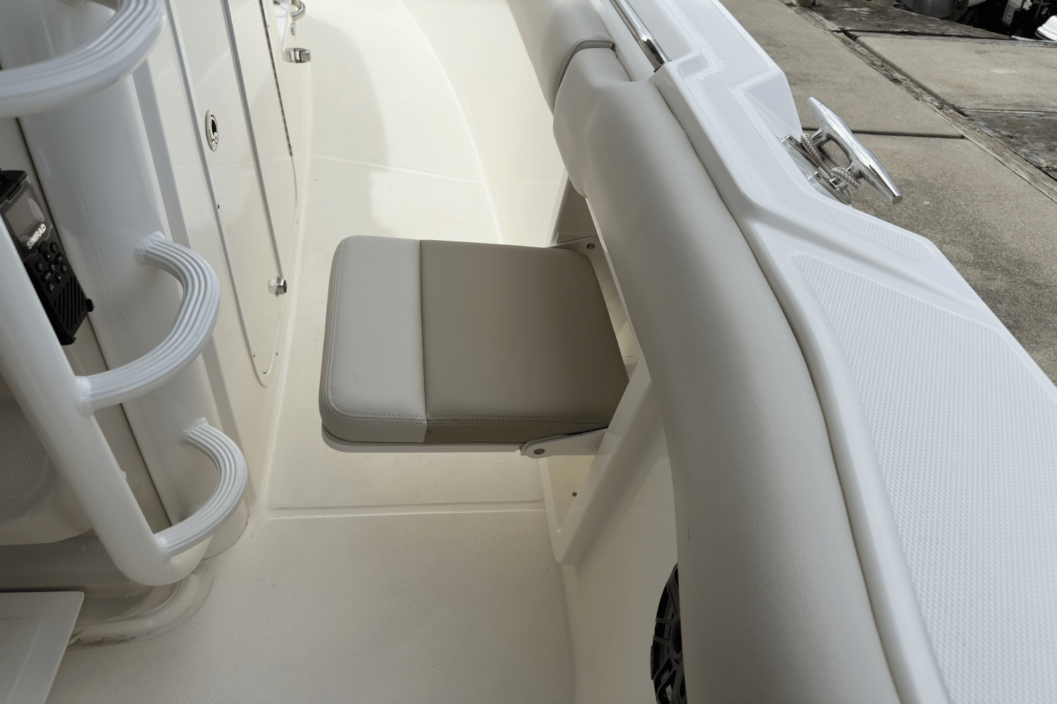 2025 Boston Whaler 330 Outrage Image Thumbnail #9