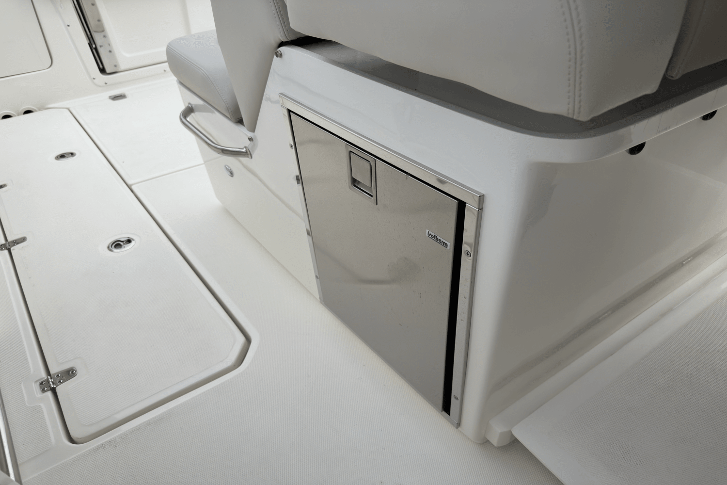2025 Boston Whaler 330 Outrage Image Thumbnail #11