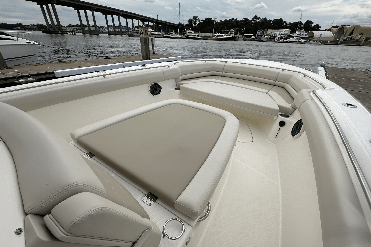 2025 Boston Whaler 330 Outrage Image Thumbnail #18