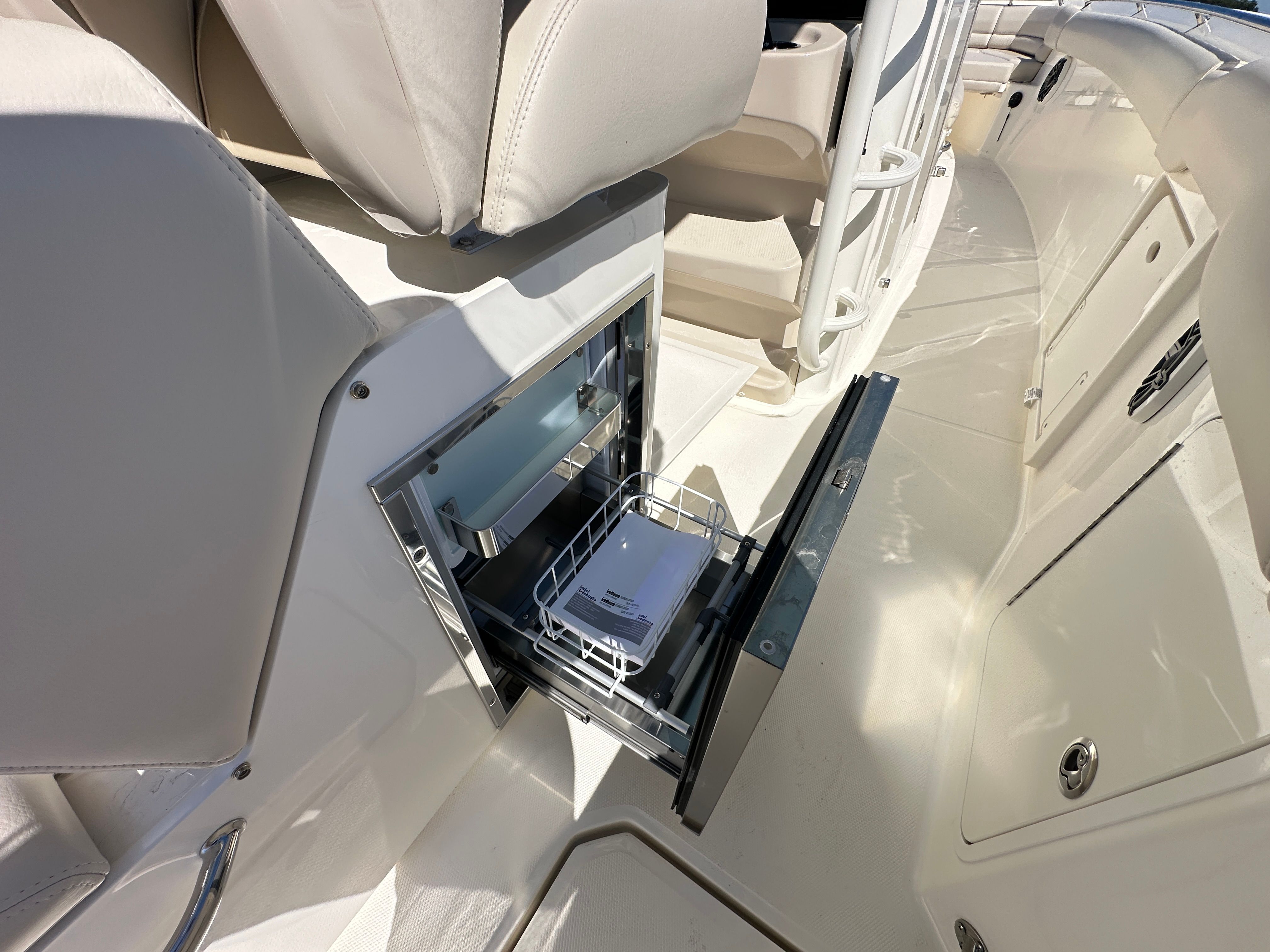 2025 Boston Whaler 330 Outrage Image Thumbnail #20