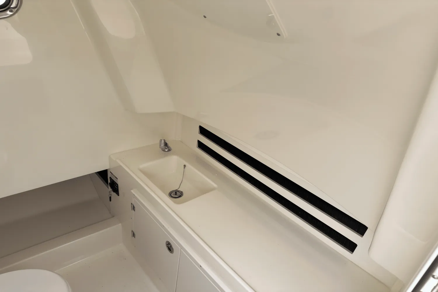 2025 Boston Whaler 330 Outrage Image Thumbnail #17