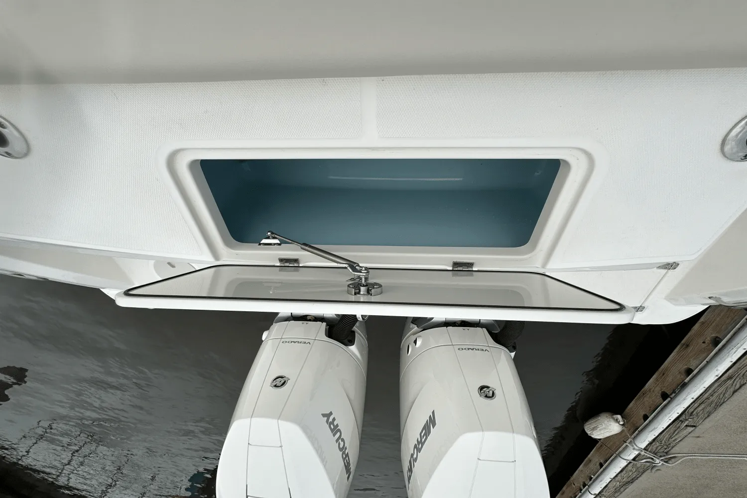 2025 Boston Whaler 330 Outrage Image Thumbnail #8