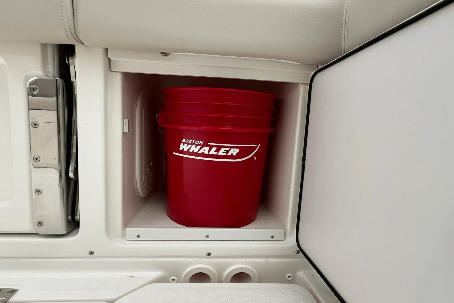 2025 Boston Whaler 330 Outrage Image Thumbnail #16