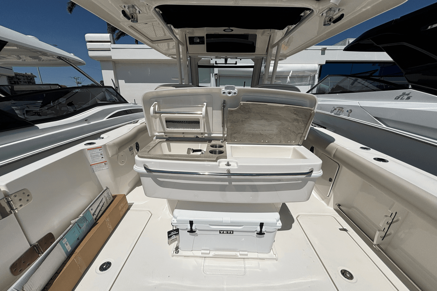 2025 Boston Whaler 330 Outrage Image Thumbnail #10