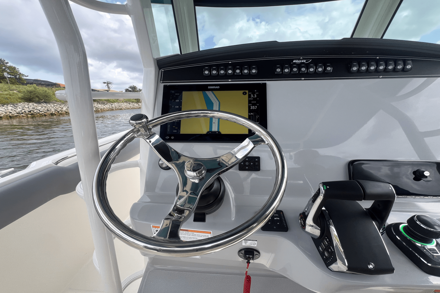2025 Boston Whaler 330 Outrage Image Thumbnail #10
