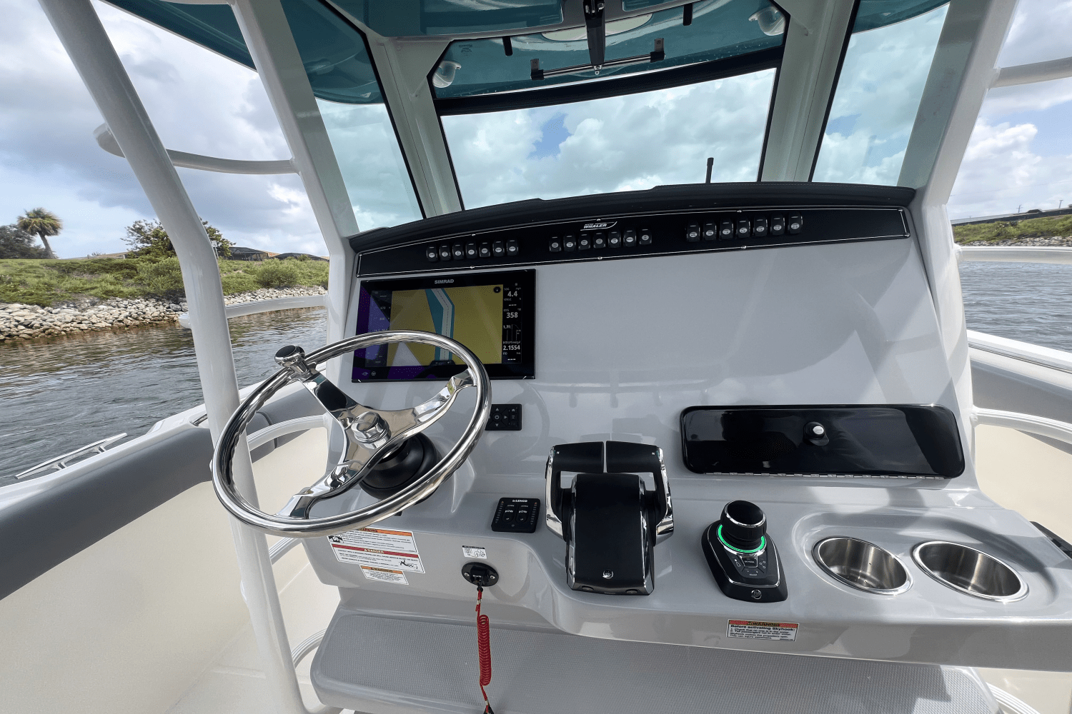 2025 Boston Whaler 330 Outrage Image Thumbnail #9