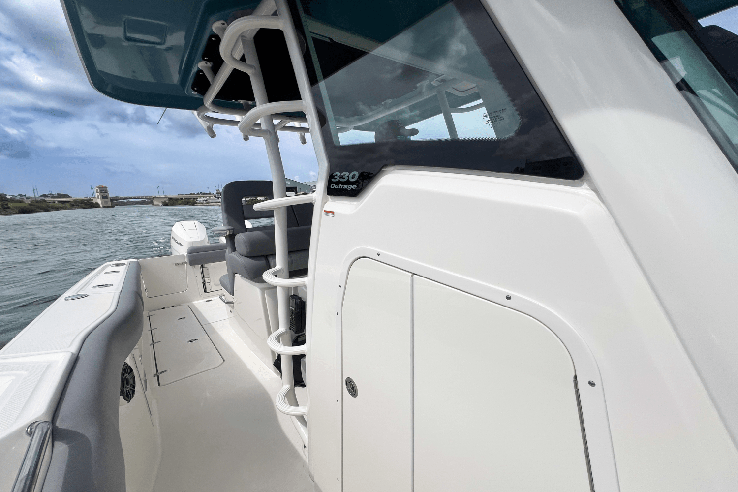 2025 Boston Whaler 330 Outrage Image Thumbnail #8