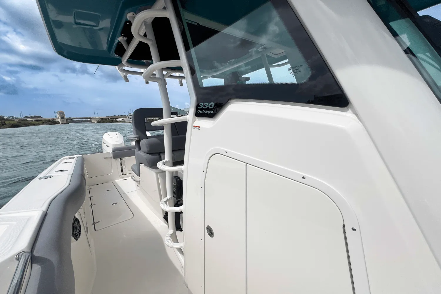 2025 Boston Whaler 330 Outrage Image Thumbnail #8