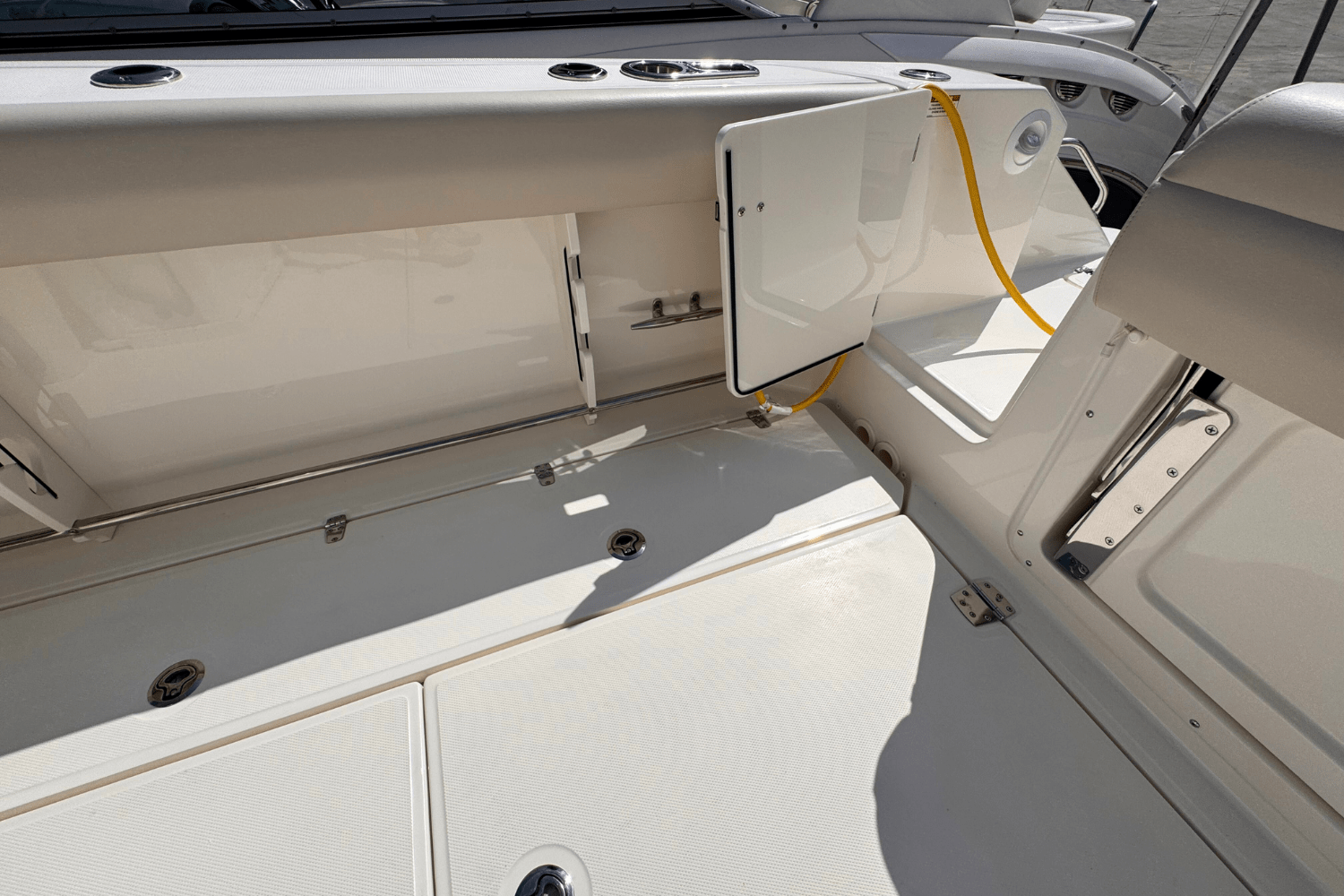 2025 Boston Whaler 330 Outrage Image Thumbnail #10