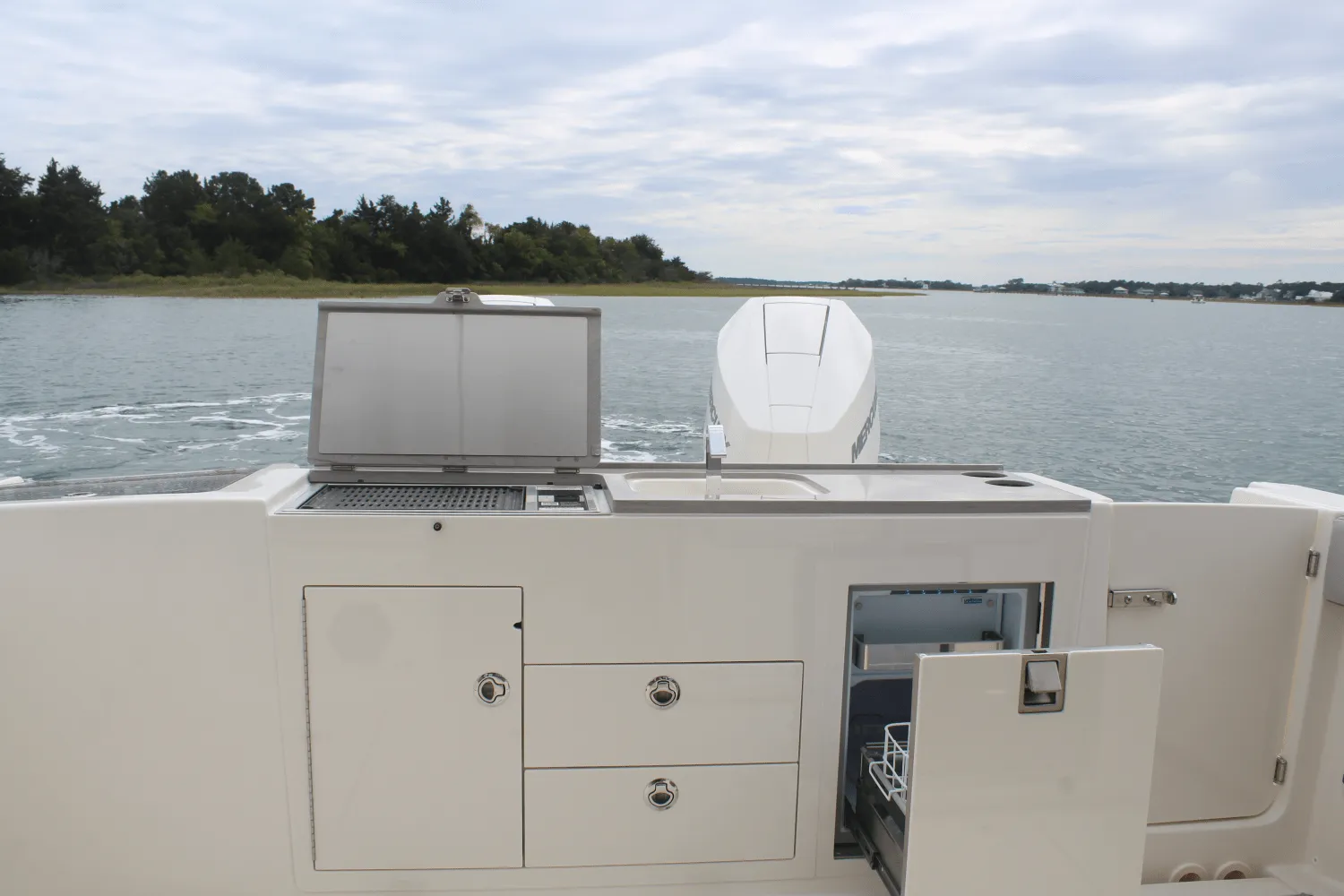 2026 Boston Whaler 330 Vantage Image Thumbnail #19
