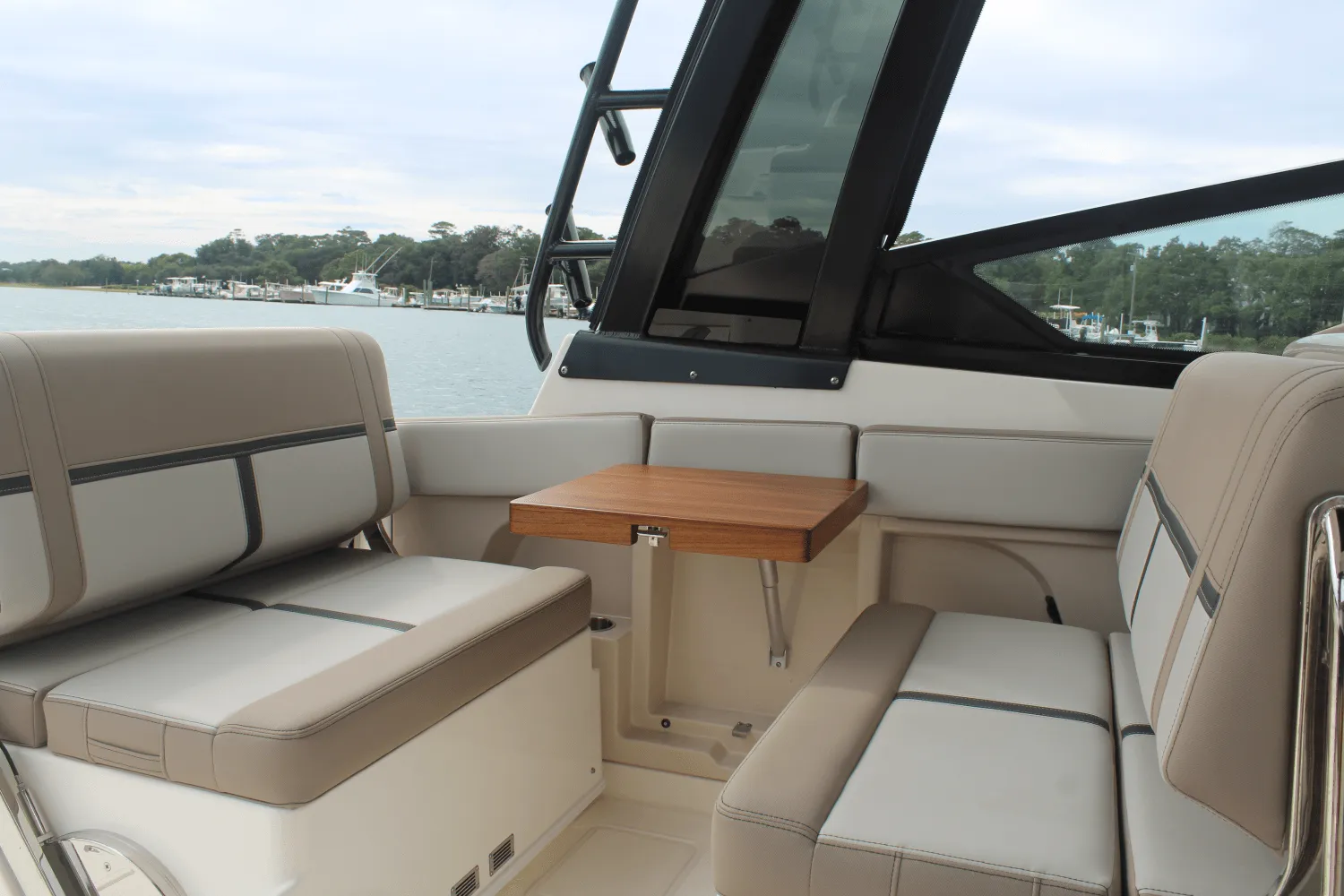 2026 Boston Whaler 330 Vantage Image Thumbnail #32
