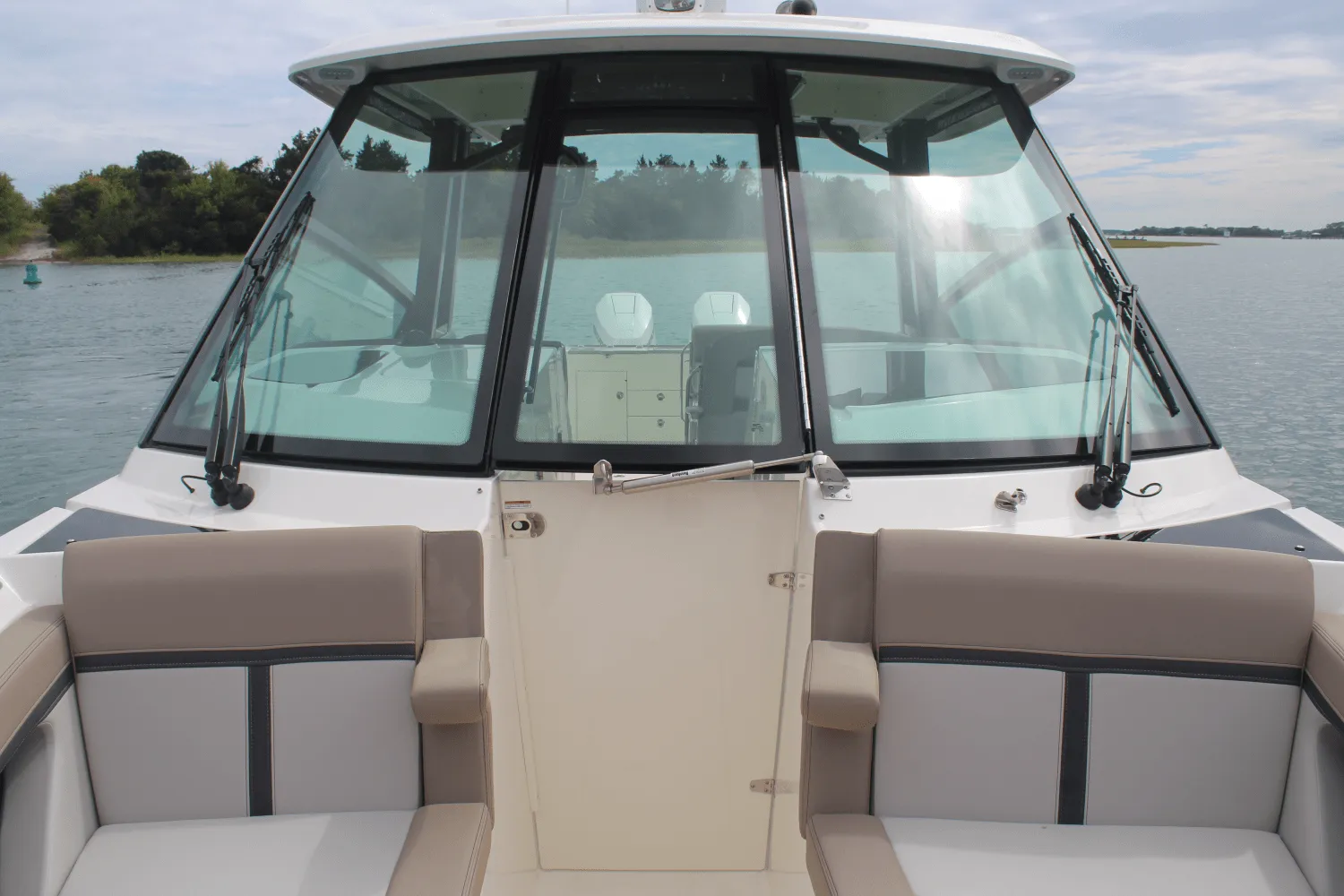 2026 Boston Whaler 330 Vantage Image Thumbnail #60
