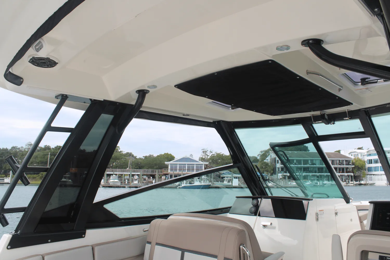 2026 Boston Whaler 330 Vantage Image Thumbnail #63